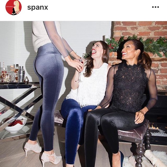 New Spanx Seamless Leggings in Black Velvet - Picture 8 of 8